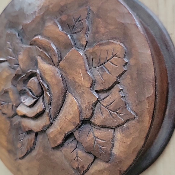 Wood Handcarved Flower & Butterfly Trinket Box - Picture 2 of 7